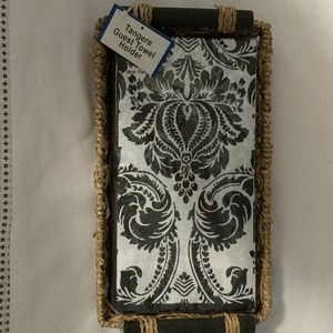 Woven napkin holder and napkins